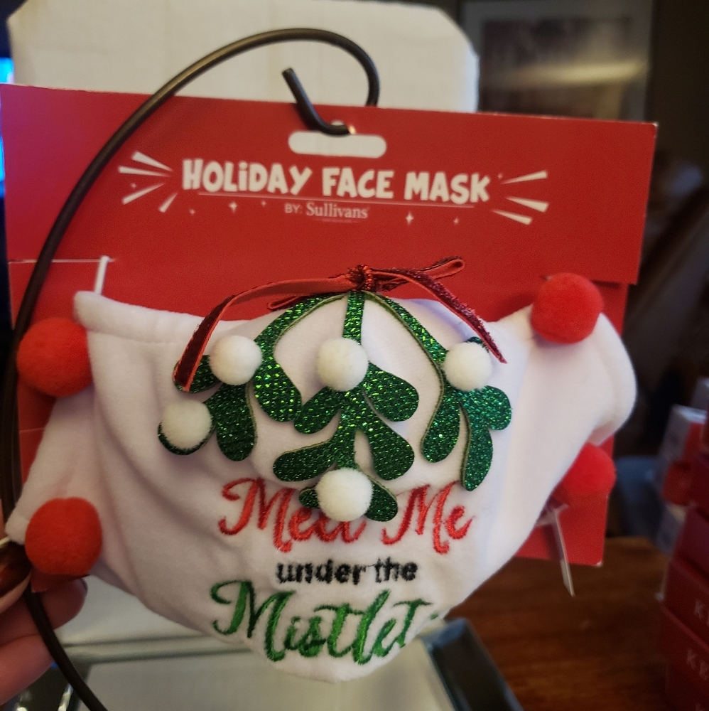 Holiday Face MaskMeet Me Under the Mistletoe